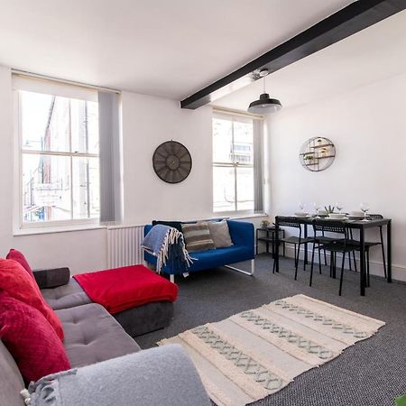 Characterful 2 Bed Apartment - Spacious & Comfy คาสเซิลโดนิงทัน ภายนอก รูปภาพ
